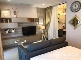 1 Bedroom Condo for rent at Noble Ploenchit, Lumphini, Pathum Wan