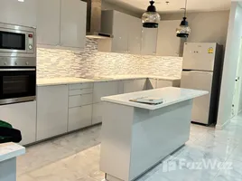 Moon Tower - Photo 3