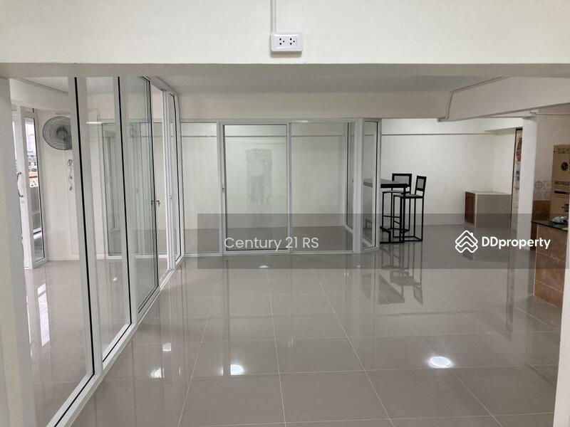 Ratchadamnoen Condominium - Photo 2
