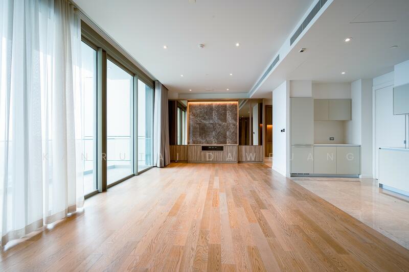 Magnolias Waterfront Residences, Bangkok