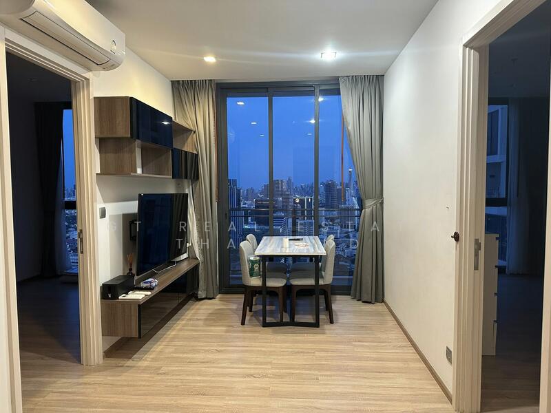 The Line Phahon-Pradipat, Bangkok