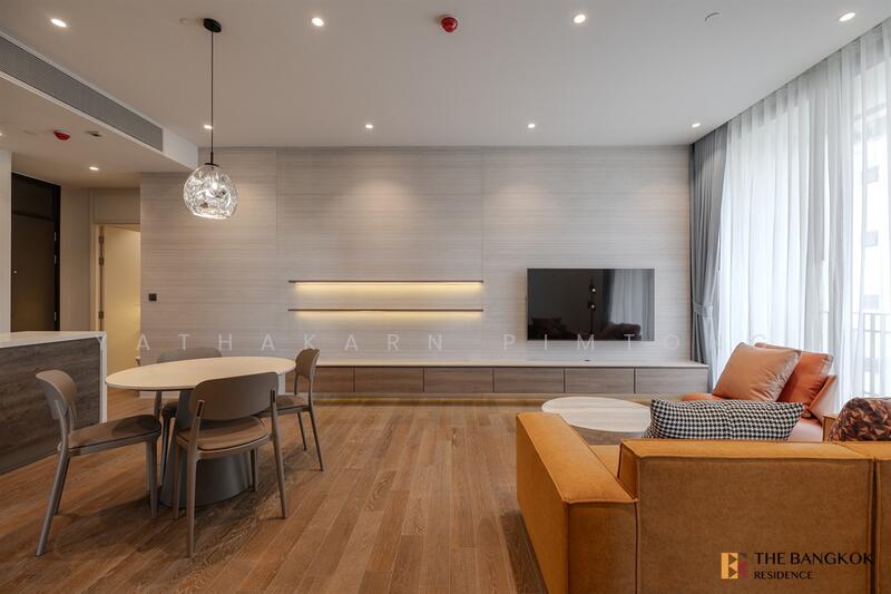 Muniq Langsuan, Bangkok