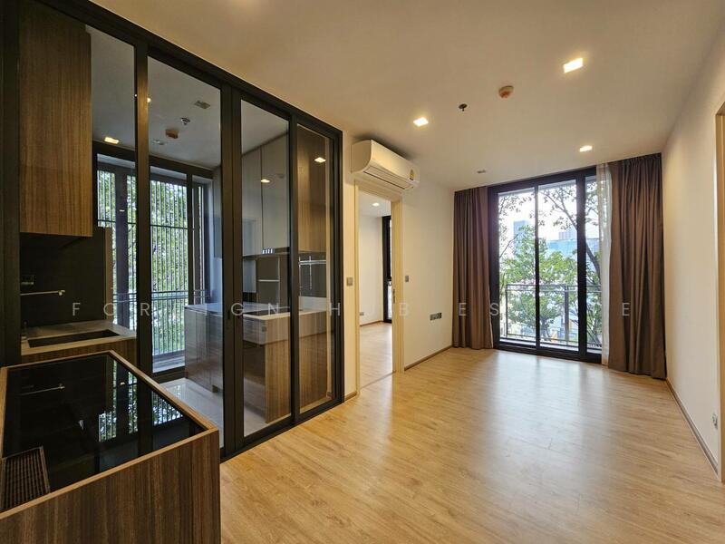 The Line Phahon-Pradipat, Bangkok