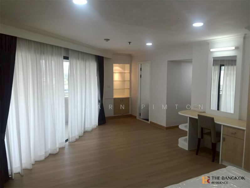 Baan Suanpetch, Bangkok