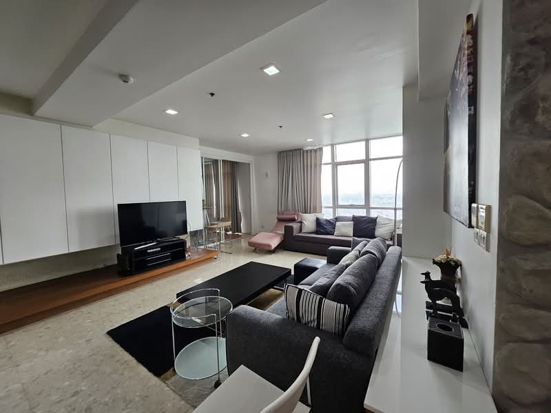 Nusasiri Grand, Bangkok