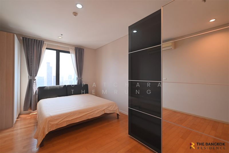 Villa Asoke, Bangkok