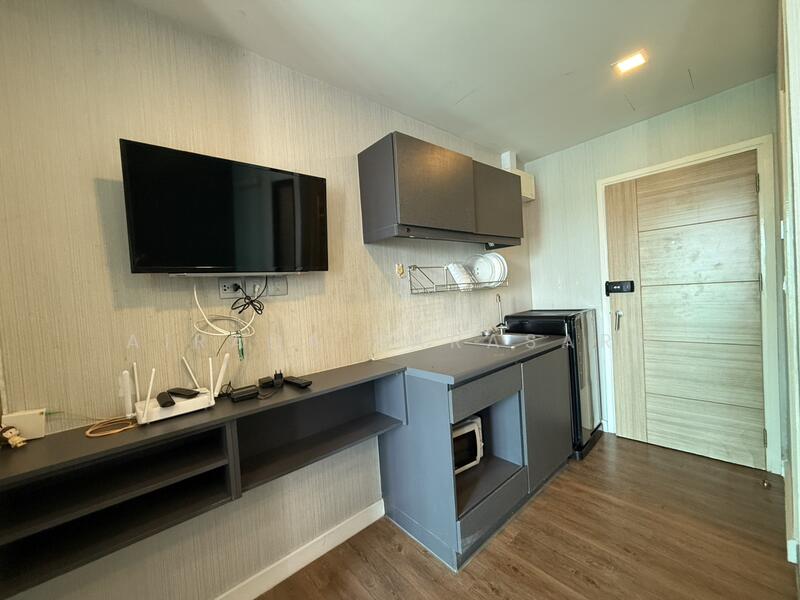 Esta Bliss Ramintra, Bangkok