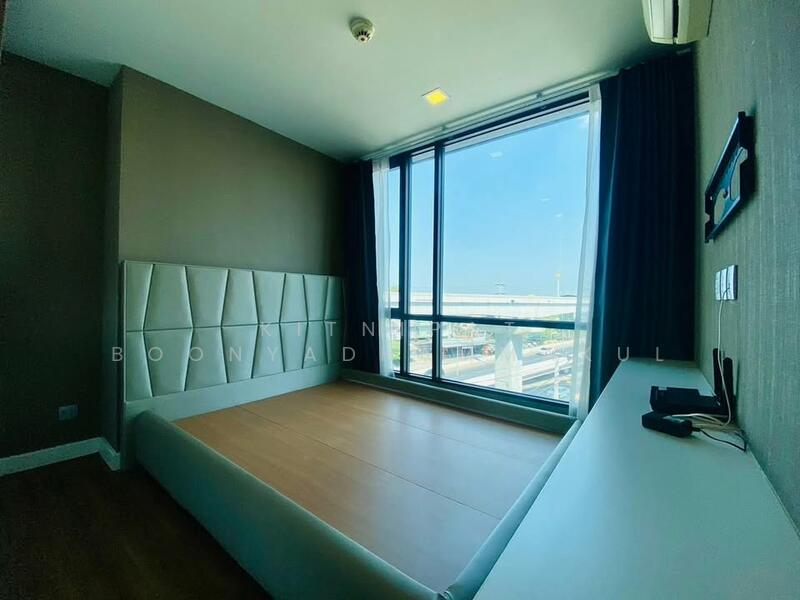 Esta Bliss Ramintra, Bangkok