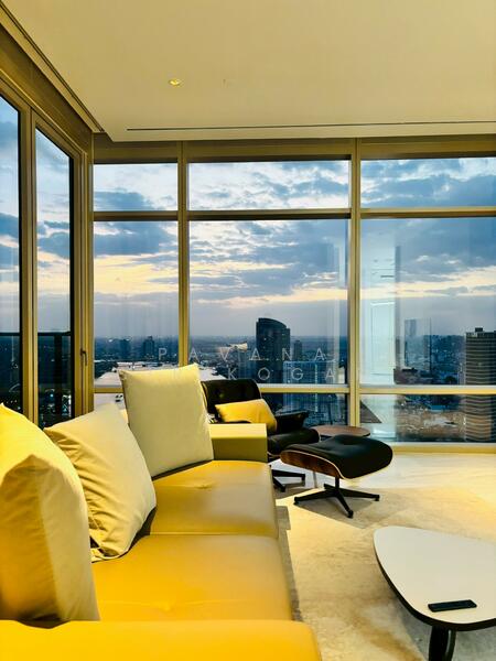 Four Seasons Private Residences, Bangkok