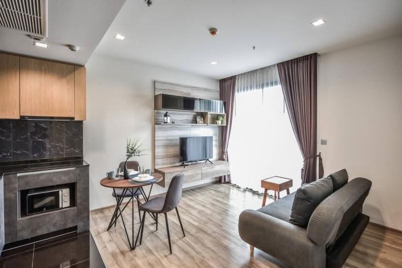 The Line Jatujak-Mochit, Bangkok