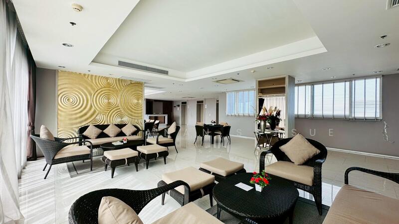 Menam Residences, Bangkok