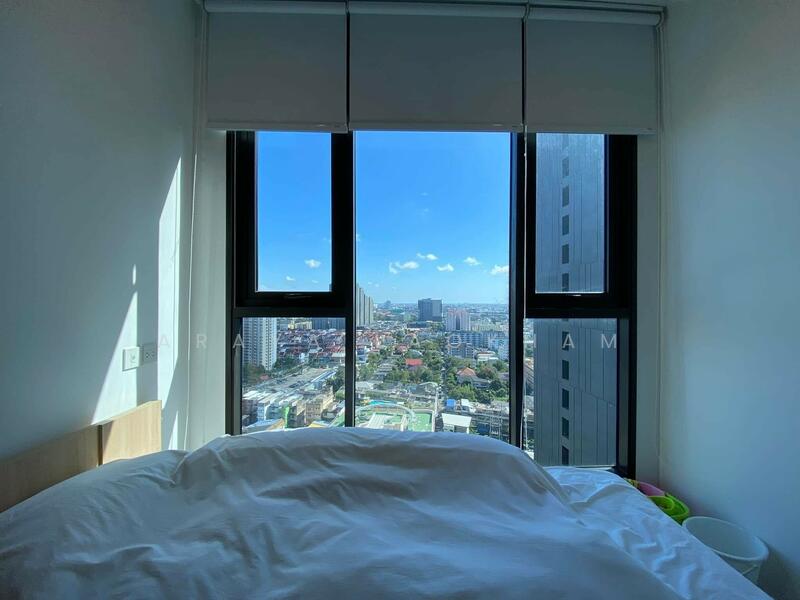 Whizdom Essence, Bangkok