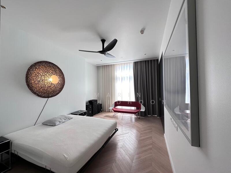 Four Seasons Private Residences, Bangkok