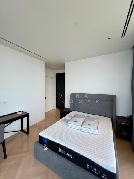 Four Seasons Private Residences, Bangkok