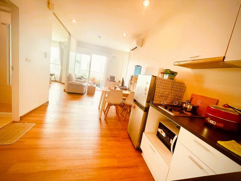 Na Reva Charoennakhon, Bangkok