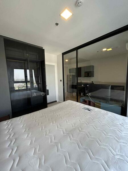 The Key MRT Phetkasem 48, Bangkok