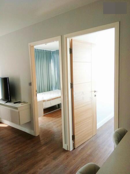 Esta Bliss Ramintra, Bangkok