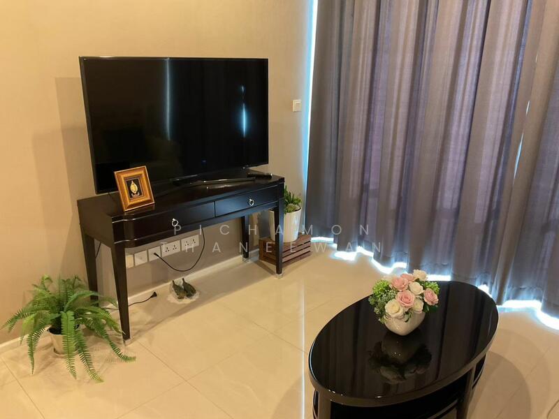 Menam Residences, Bangkok