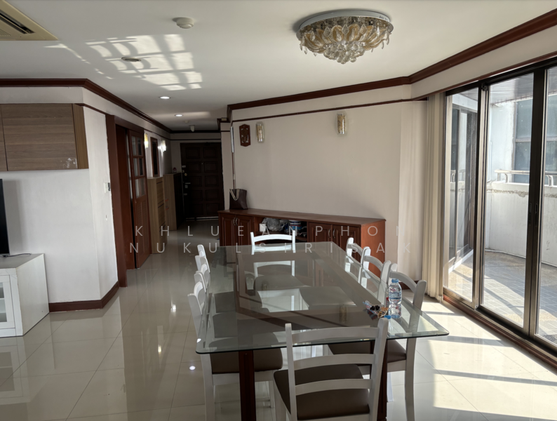 Floraville Condominium, Bangkok