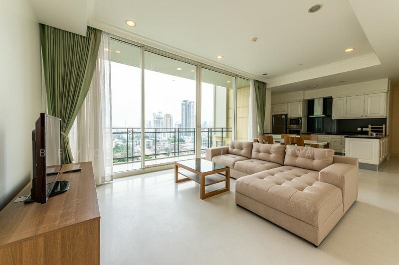 Royce Private Residences - Photo 3