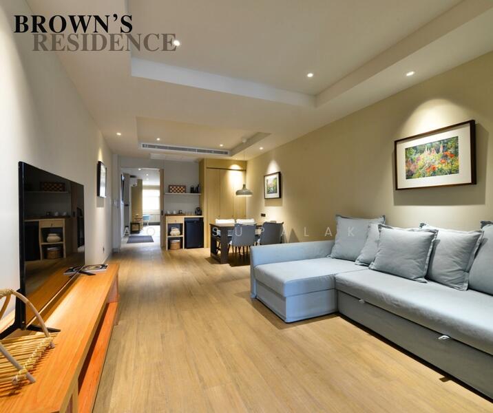 Brown's Residence - Photo 4