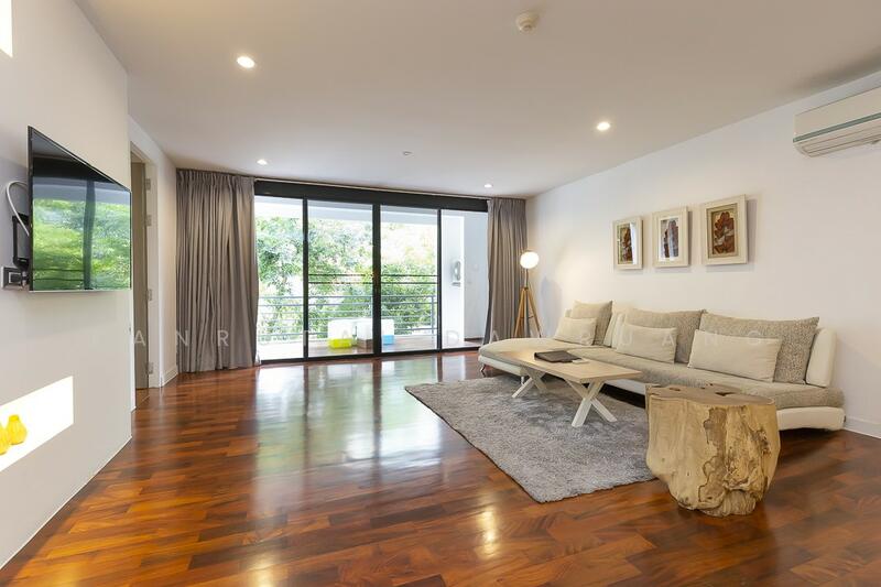 Benviar Tonson Residence - Photo 2