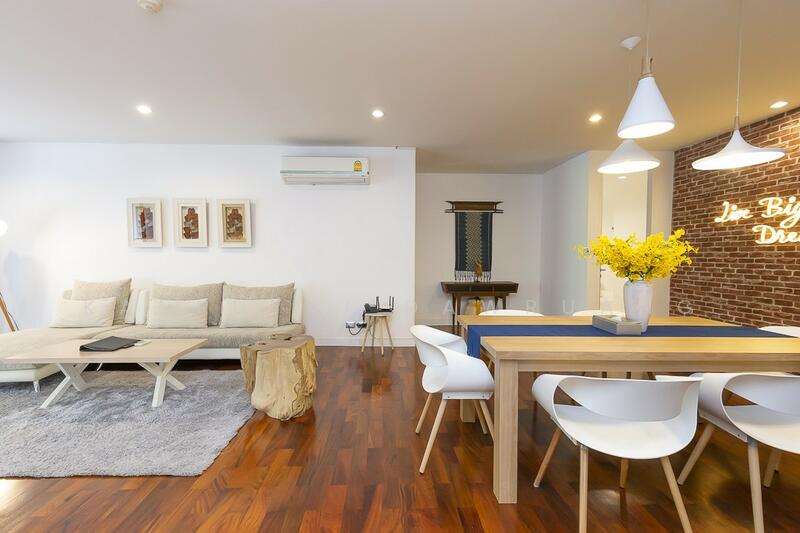 Benviar Tonson Residence - Photo 4