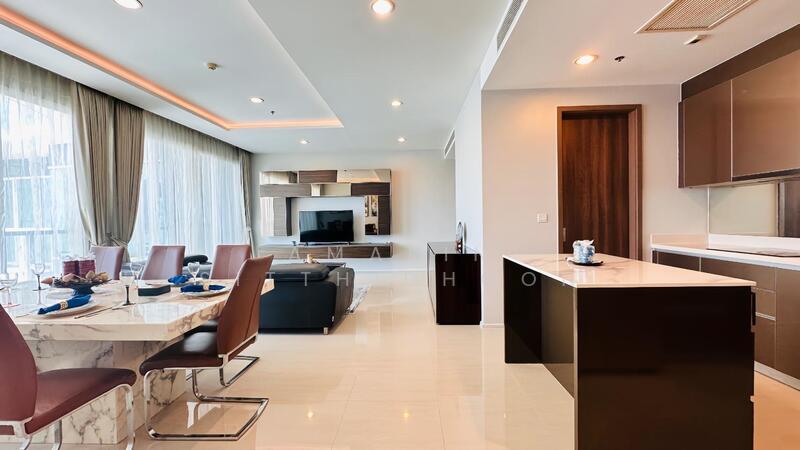 Menam Residences, Bangkok