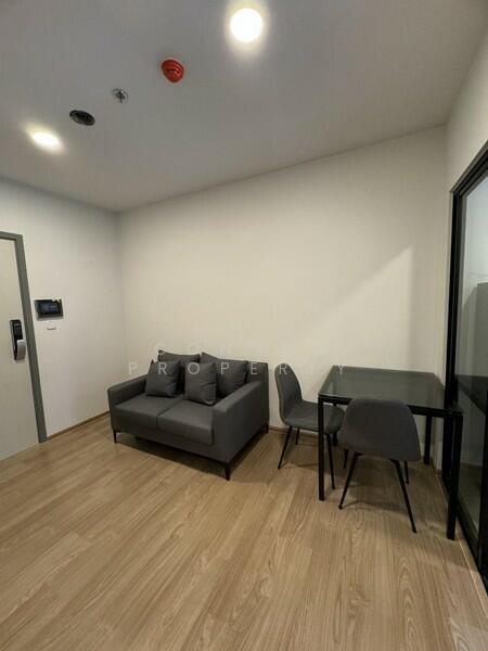 Chewathai Pinklao, Bangkok