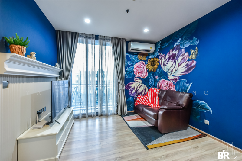 The Line Phahon-Pradipat, Bangkok