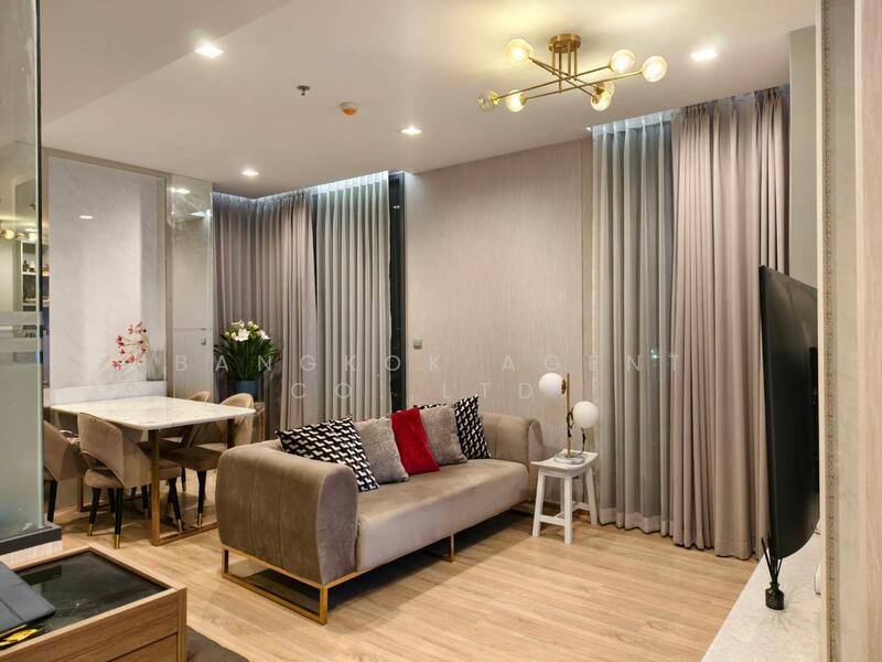 The Line Phahon-Pradipat, Bangkok