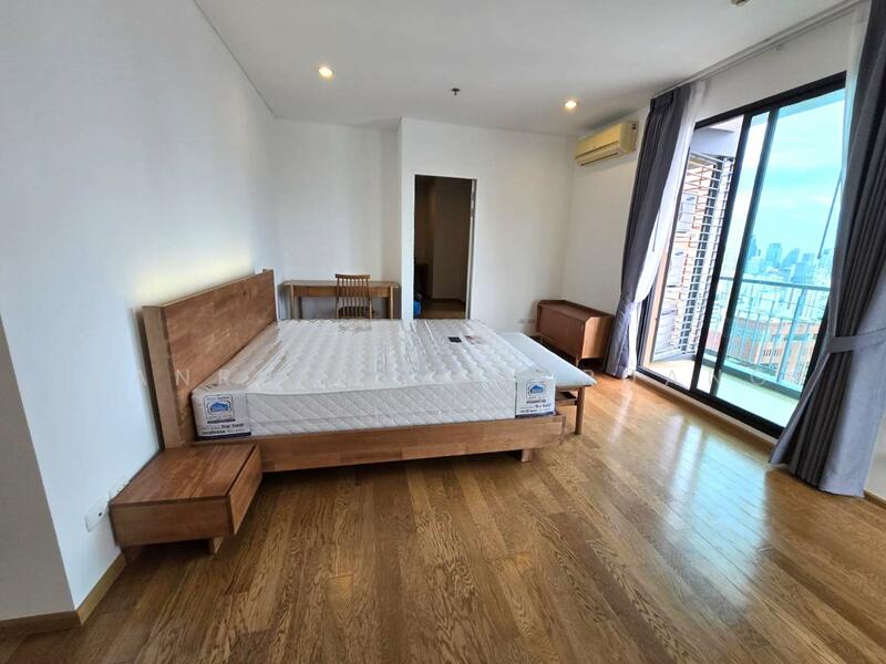 Villa Asoke, Bangkok