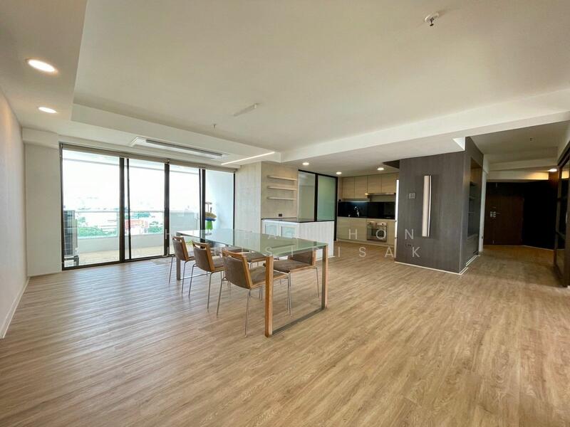 Riverside Tower 2 - Photo 2